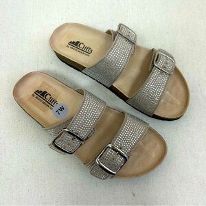 NWOT Cliffs by White Mountain Wide Fit Slider Crystal Sandals